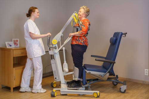 Активний підйомник HANDI-MOVE 2620 для переходу з сидіння у стояння